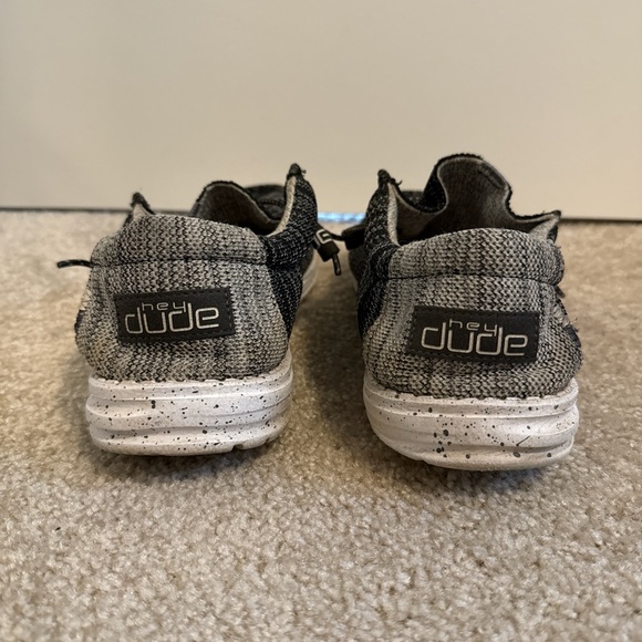 Hey Dude Men’s Wally Stretch Two-Toned Loafers - Picture 3 of 8